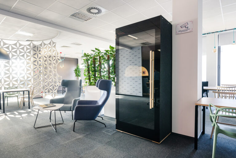 Prix d&rsquo;une cabine acoustique en 2026 : combien ca coute vraiment ?