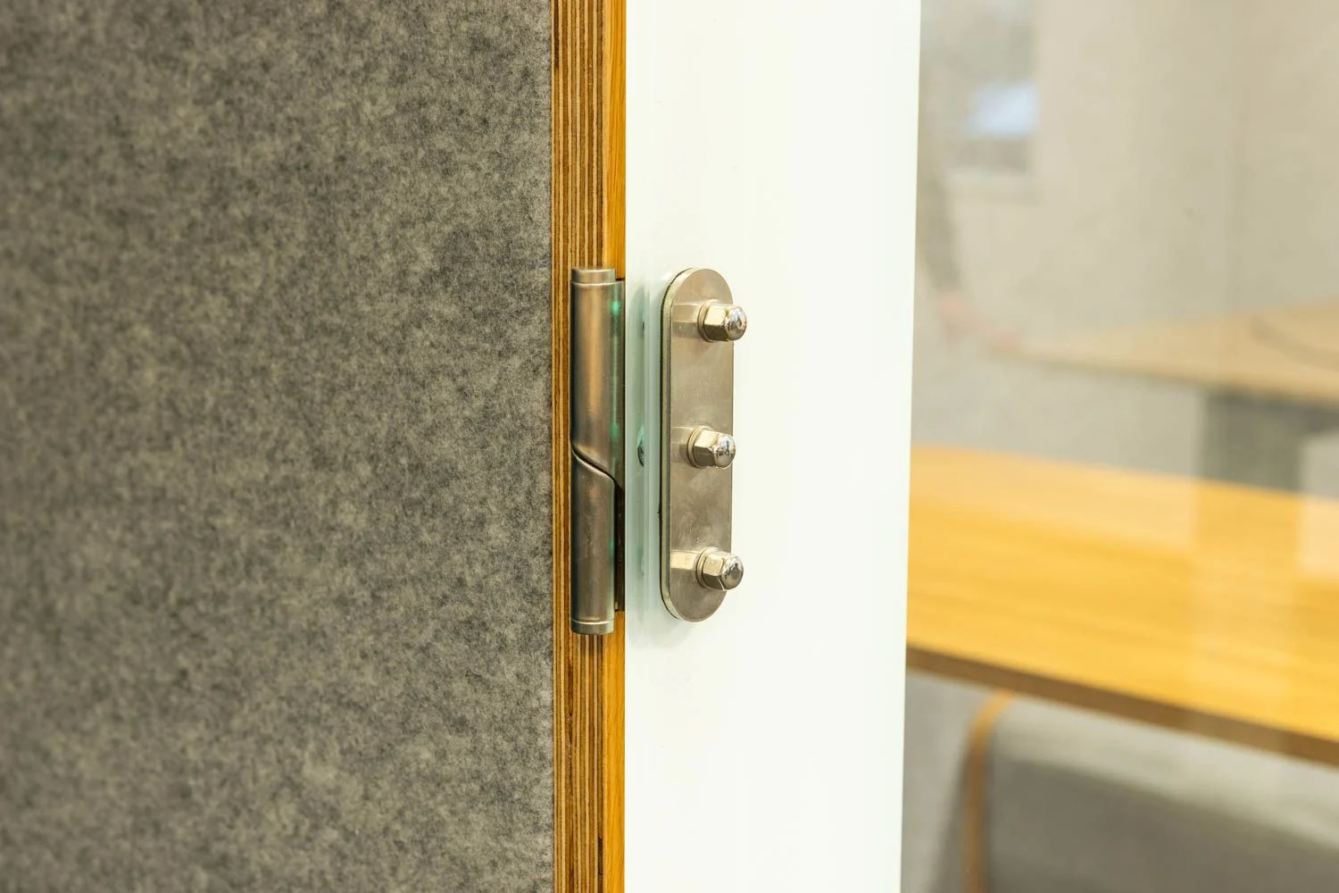 Charnière inox haute résistance avec fixation triple