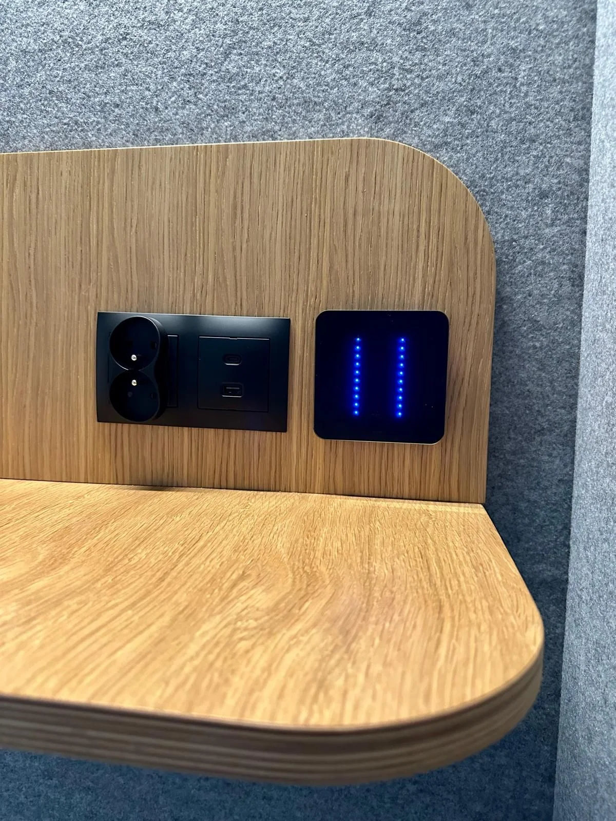 Détail panneau tactile en utilisation